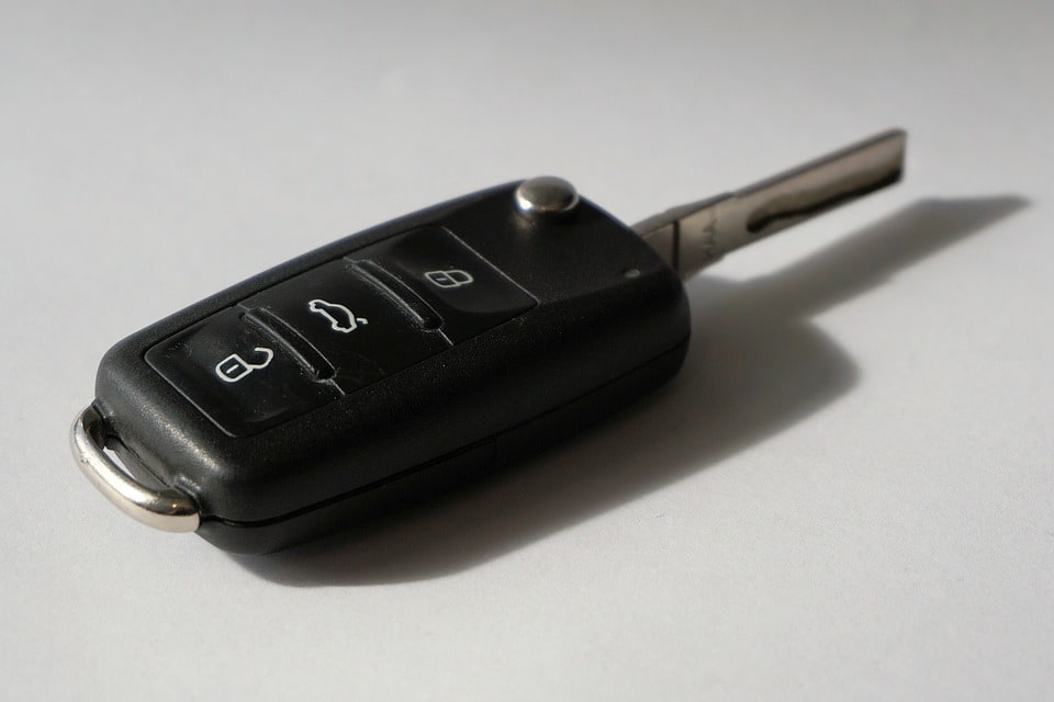 Car key or Car engine ?